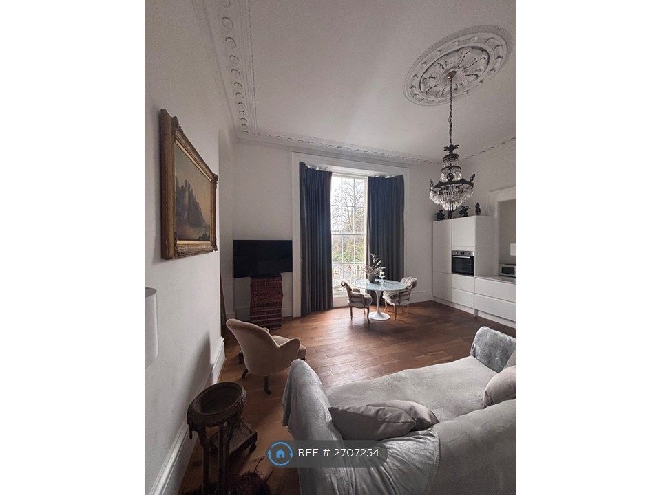 Property photo 3 of 25 Open Plan Living Room / Kitchen