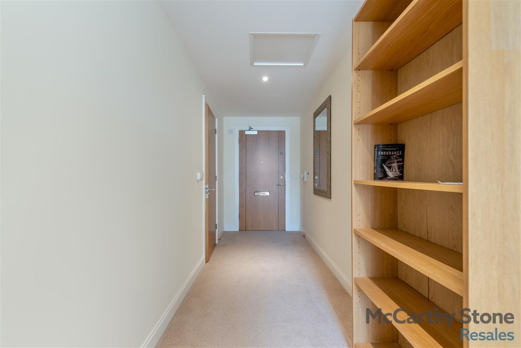 Property photo 2 of 26 8661283-Interior10.Jpg