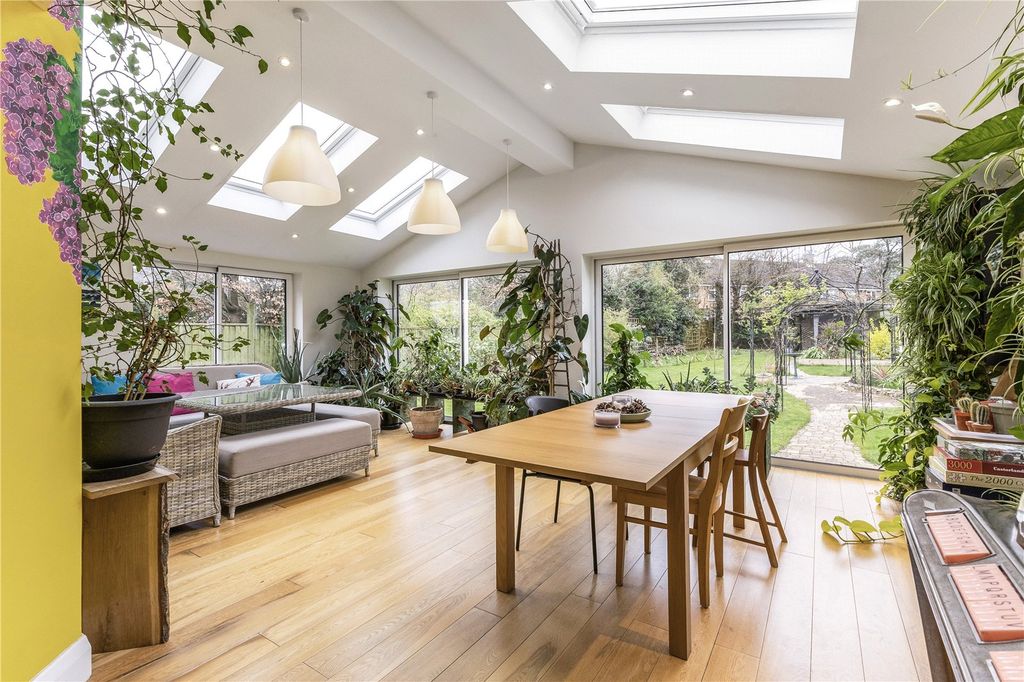 Property photo 3 of 17 Dining/Garden Room