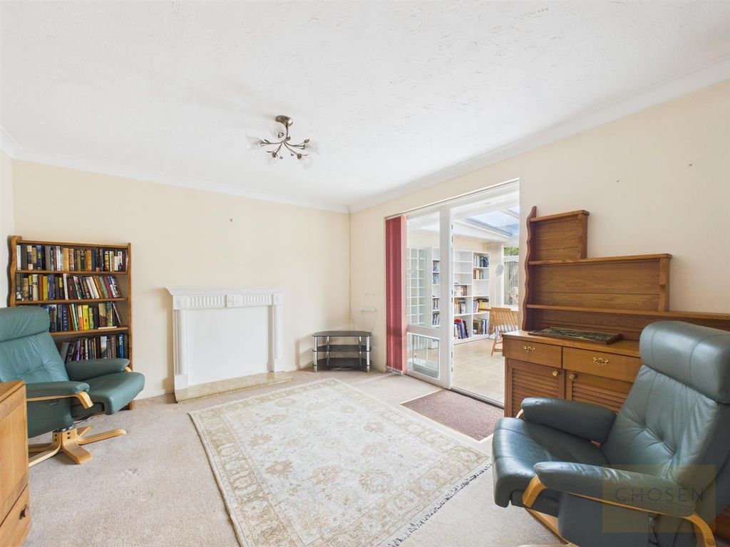 Property photo 2 of 9