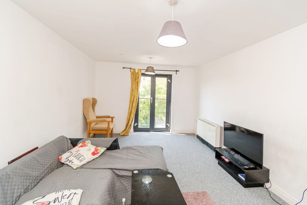 Property photo 2 of 11 Photo