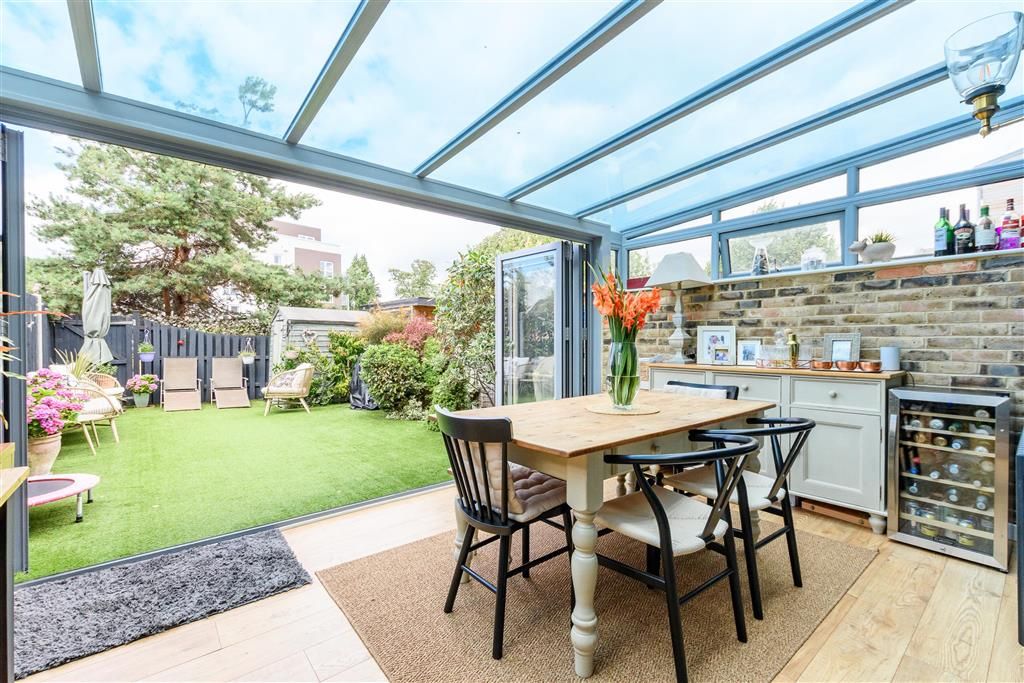 Property photo 3 of 11 Conservatory