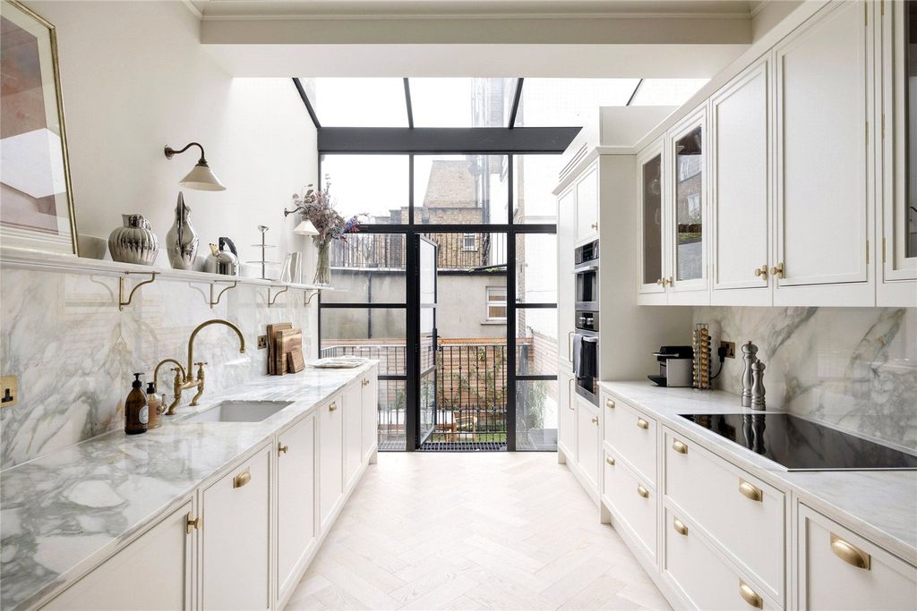 Property photo 3 of 21 Picture No. 07