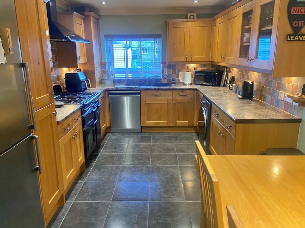 Property photo 1 of 12 Kitchen/ Diner