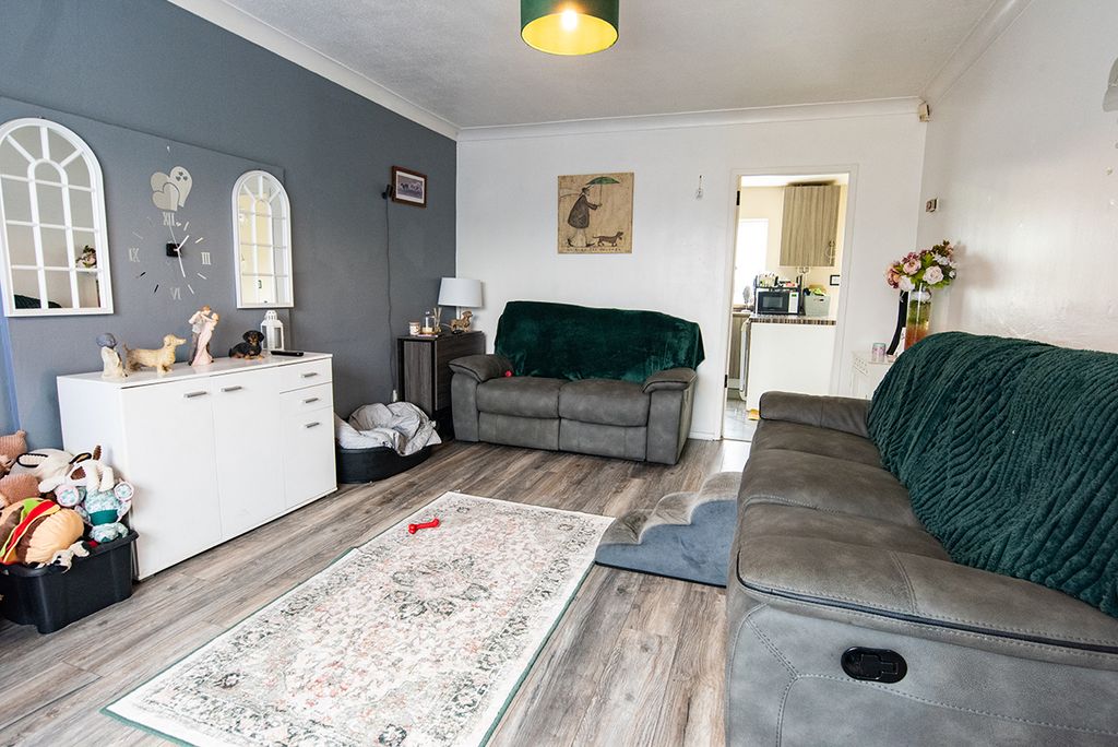 Property photo 3 of 16