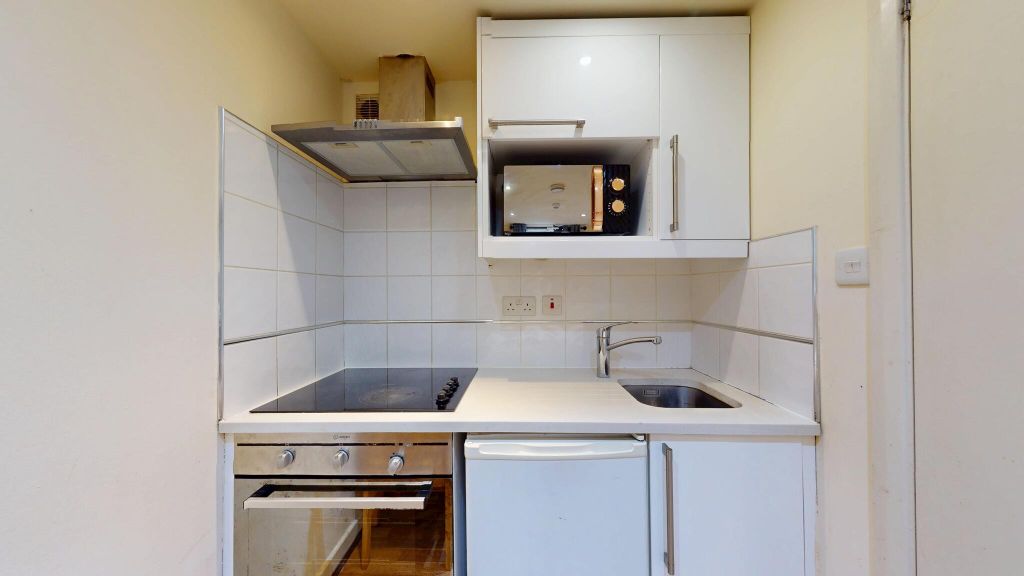 Property photo 2 of 13 Kitchen