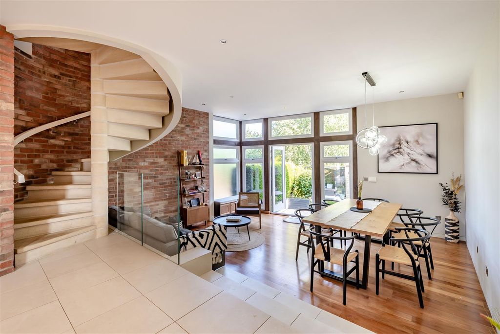 Property photo 3 of 50 8652520-Interior23.Jpg