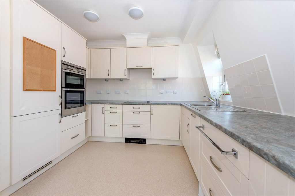 Property photo 2 of 19 Picture No. 09