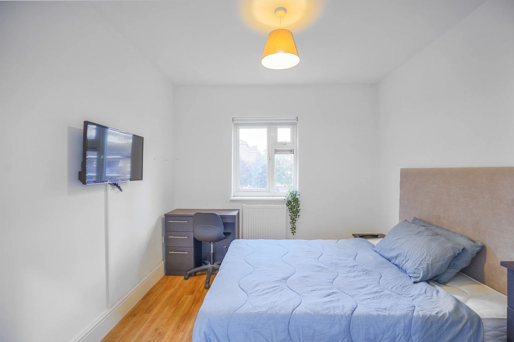 Property photo 1 of 11 Bedroom
