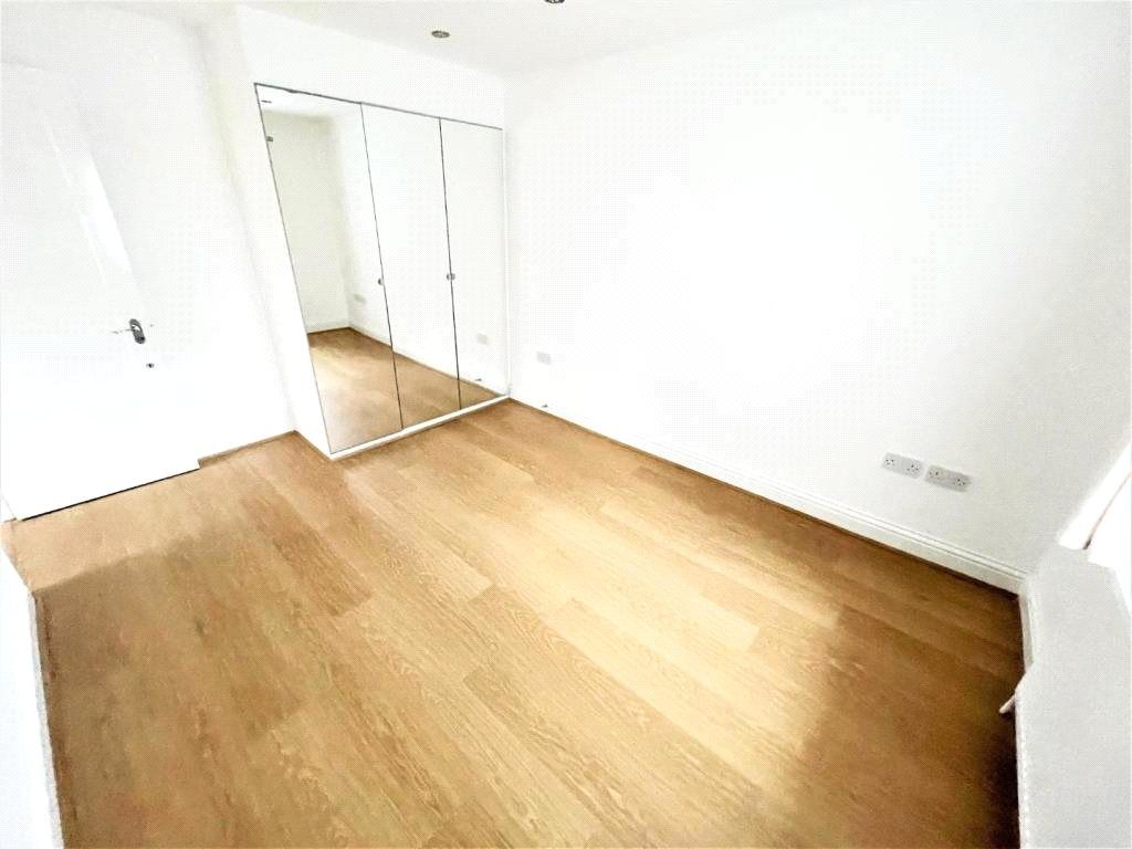 Property photo 2 of 17 Picture No. 02