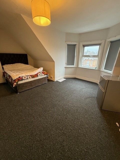 Property photo 1 of 2