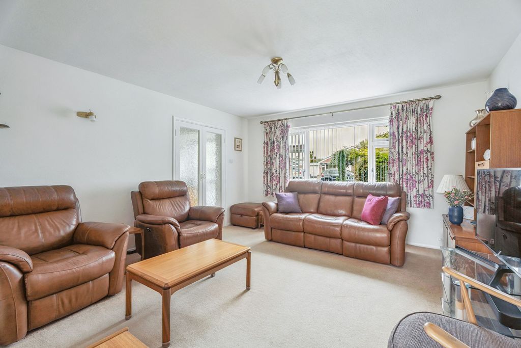Property photo 2 of 13