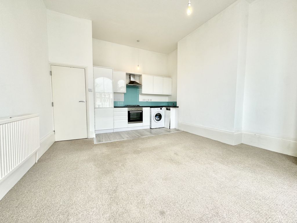 Property photo 2 of 8 Picture 2