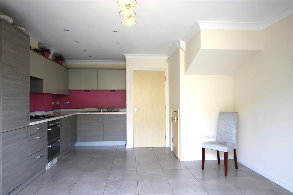 Property photo 3 of 16 Kitchen 1.Jpg