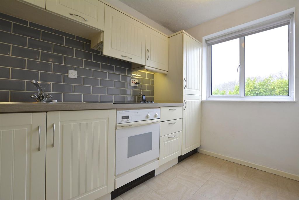 Property photo 3 of 11 Kitchen 1.Jpg