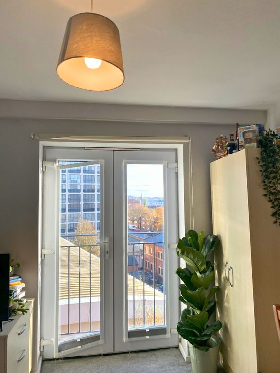 Property photo 1 of 8 11 Rialto Building City Centre Balcony