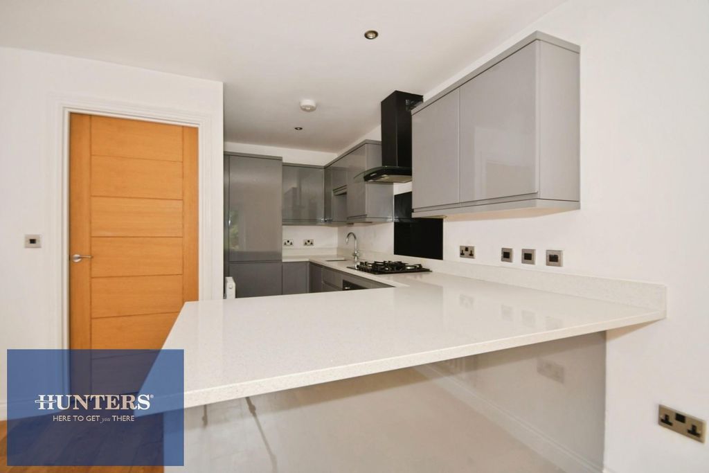 Property photo 3 of 16 Kitchen.Jpg