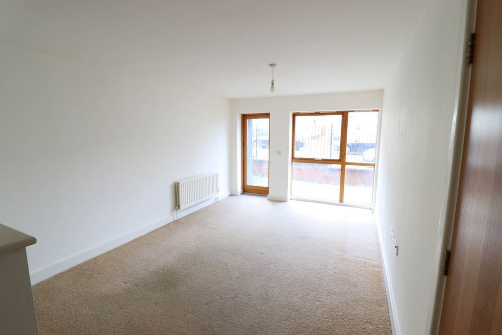 Property photo 2 of 8