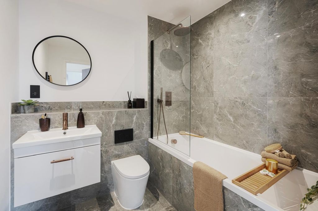 Property photo 3 of 6 Bathroom