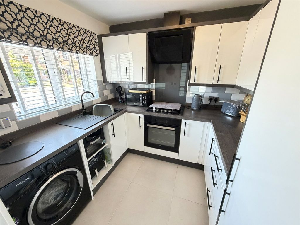 Property photo 2 of 17 Picture No. 28