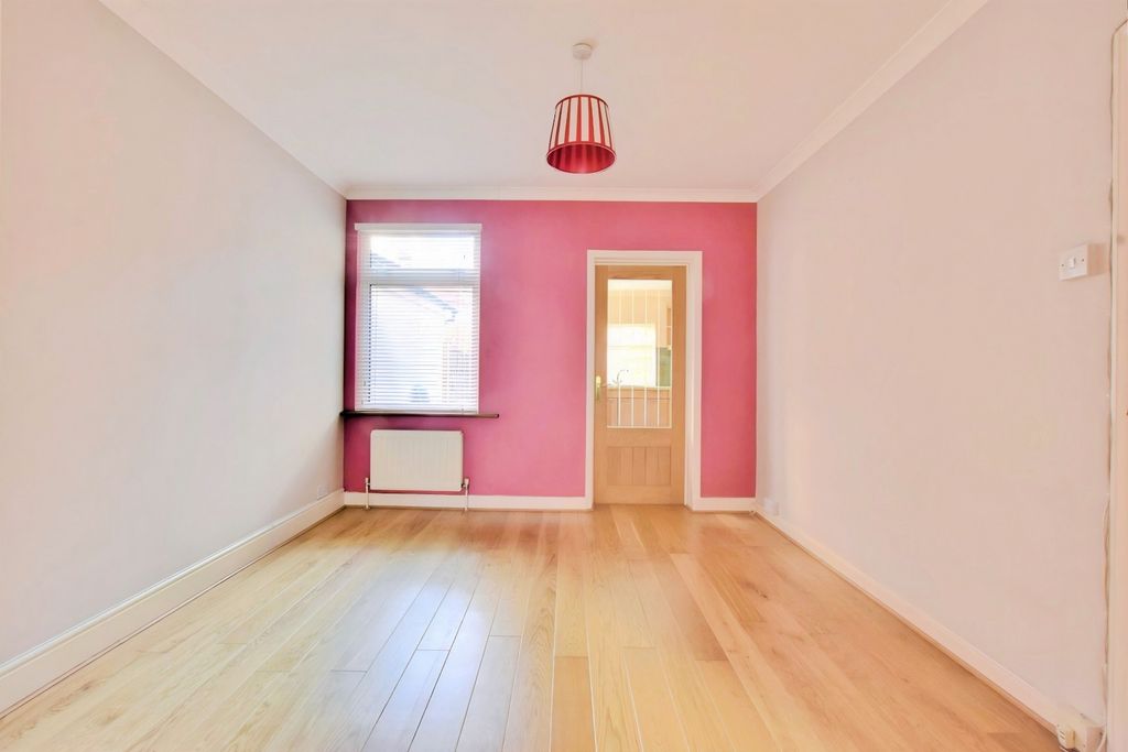 Property photo 2 of 7 Pbox-Img.Jpg
