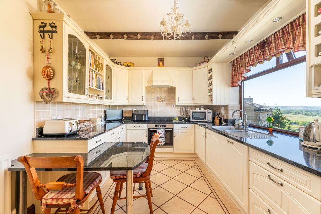 Property photo 3 of 44 Dining Kitchen