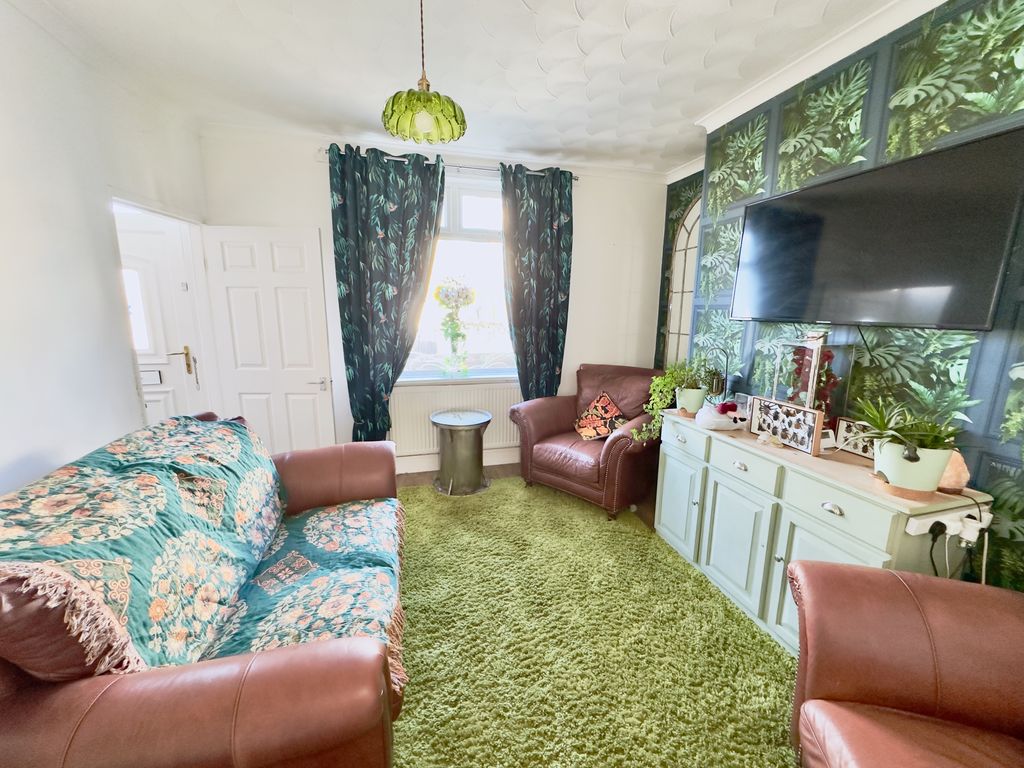 Property photo 3 of 27