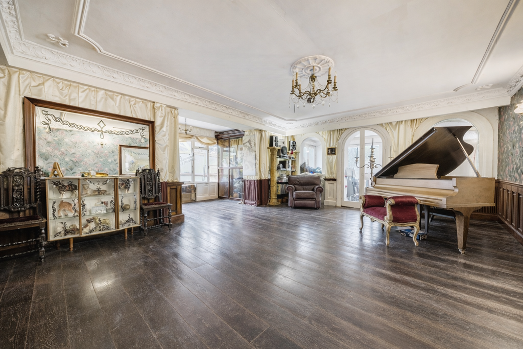 Property photo 3 of 17