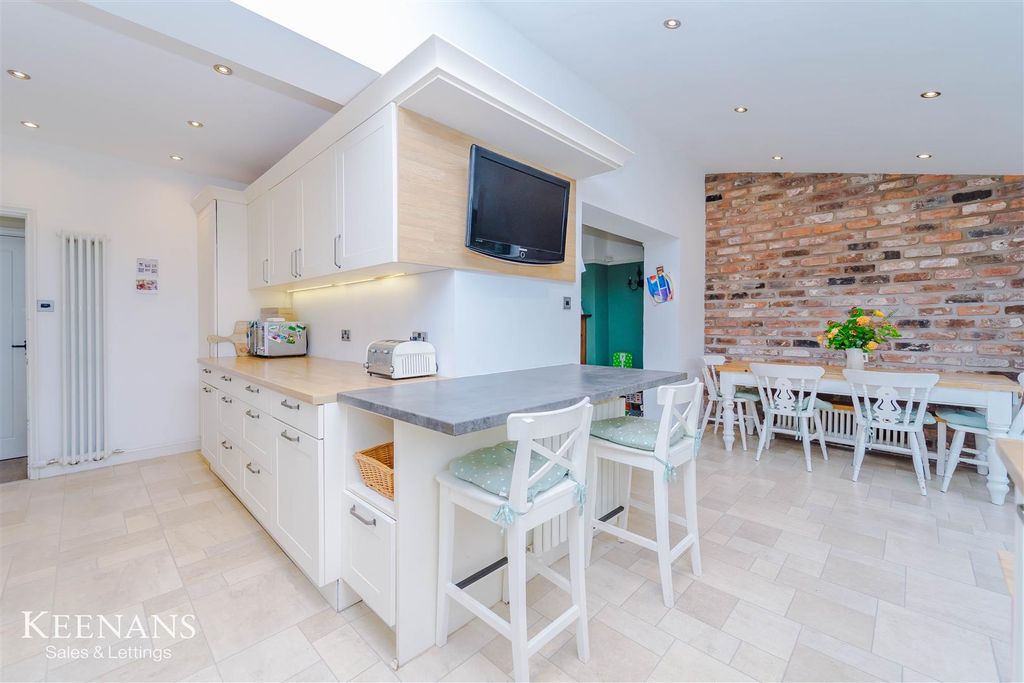 Property photo 2 of 37 11.Jpg