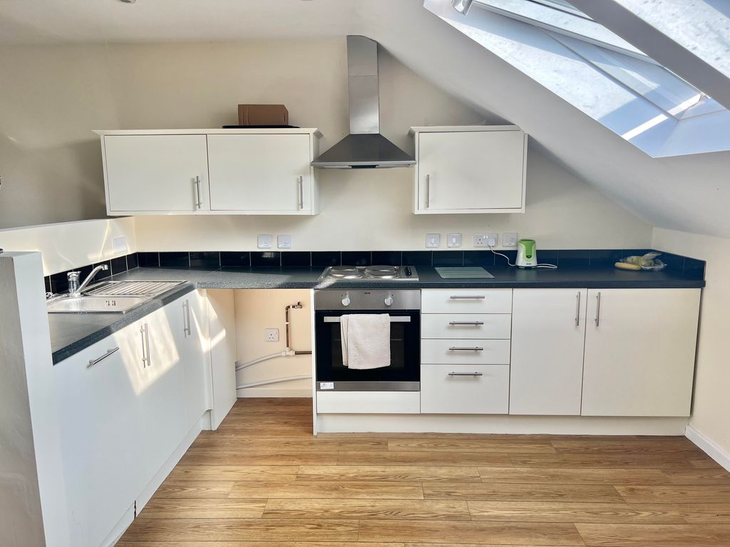 Property photo 2 of 6 Kitchen