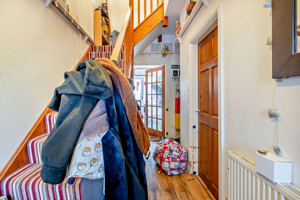 Property photo 2 of 21