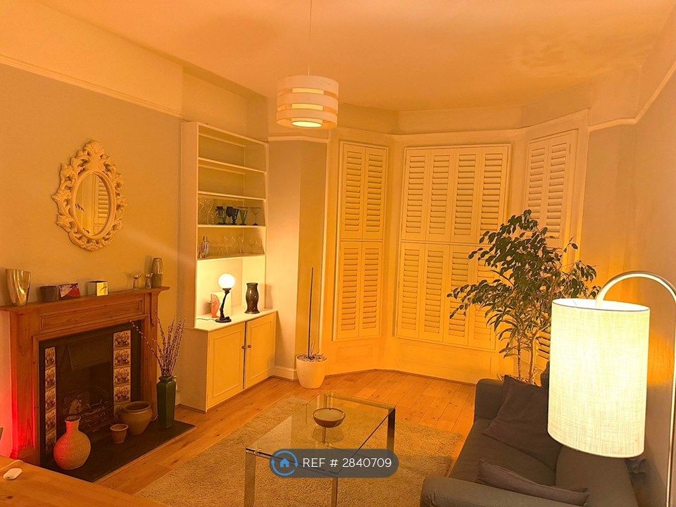 Property photo 1 of 14 Living Room - Newly Installed Plantation Shutters