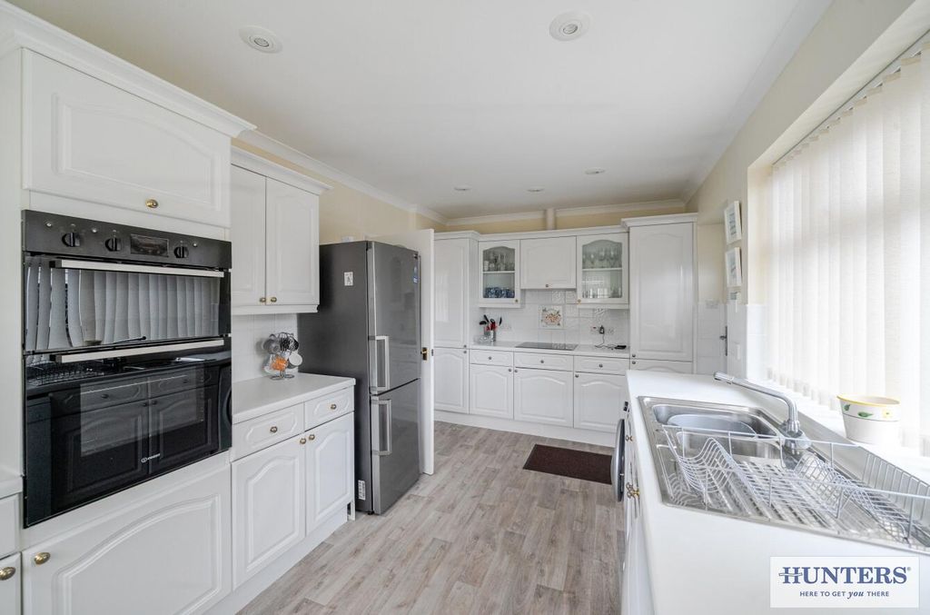 Property photo 2 of 19 B8F3E2De-B934-4A33-9d6d-0d610023F526.Jpg