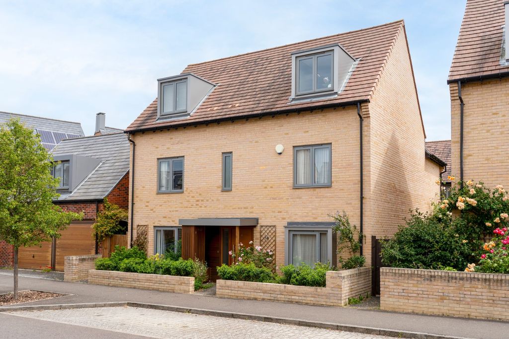 Property photo 1 of 32
