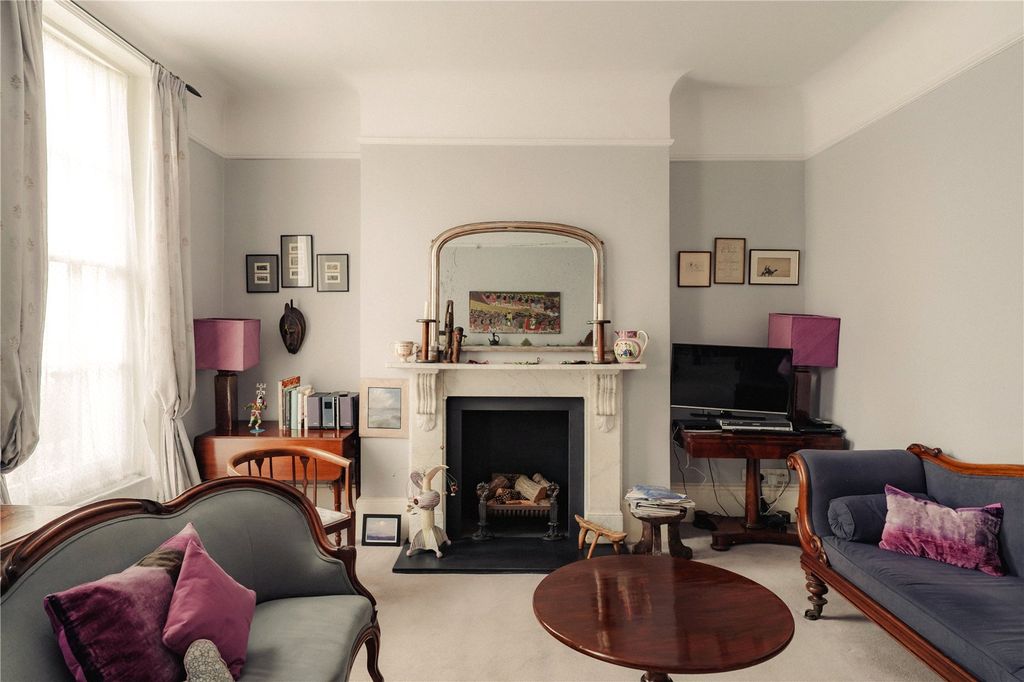 Property photo 1 of 11 Reception Room