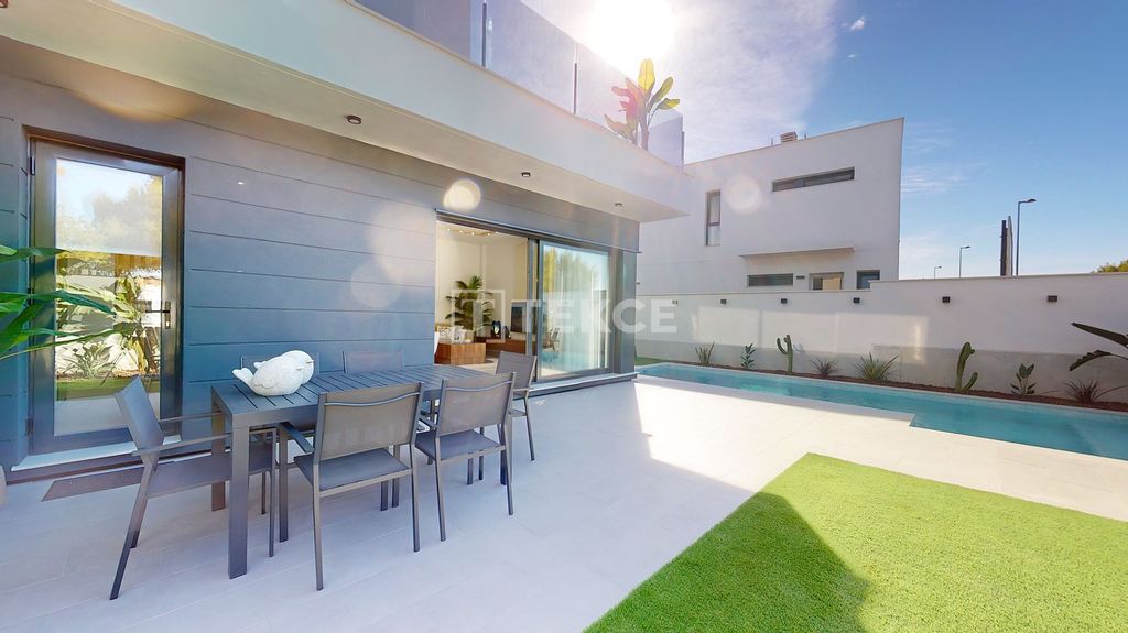 Property photo 2 of 39