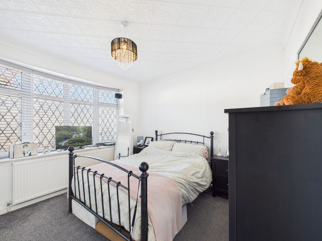 Property photo 2 of 22 4011213