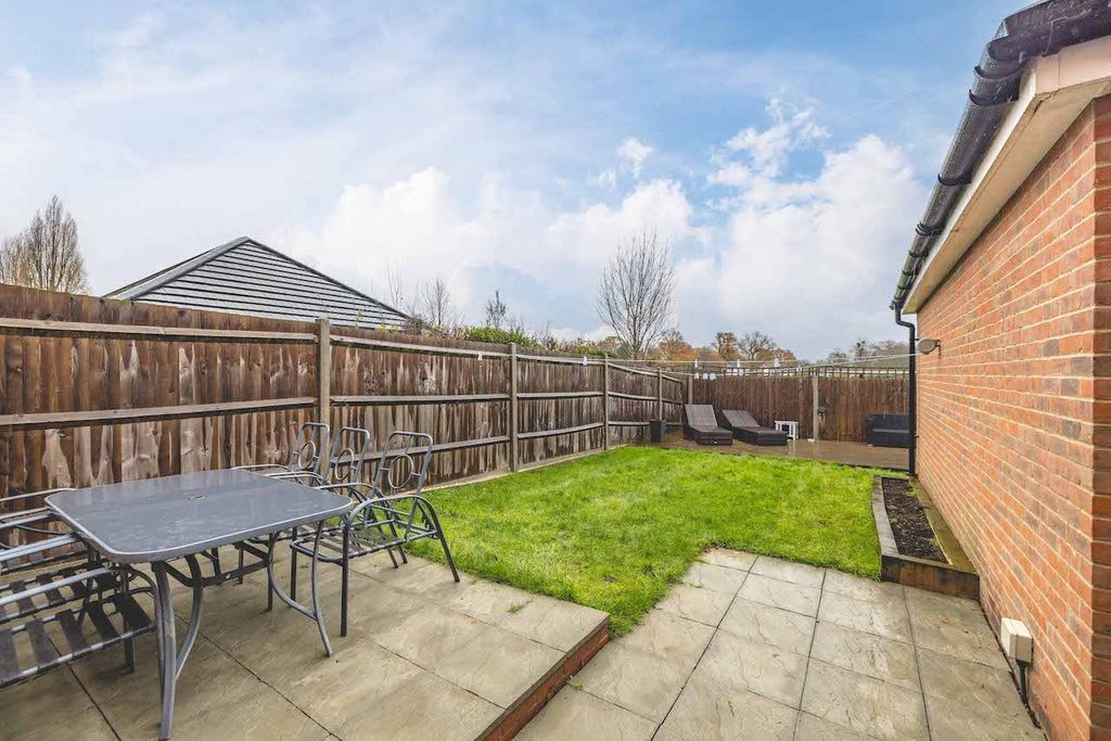 Property photo 2 of 25