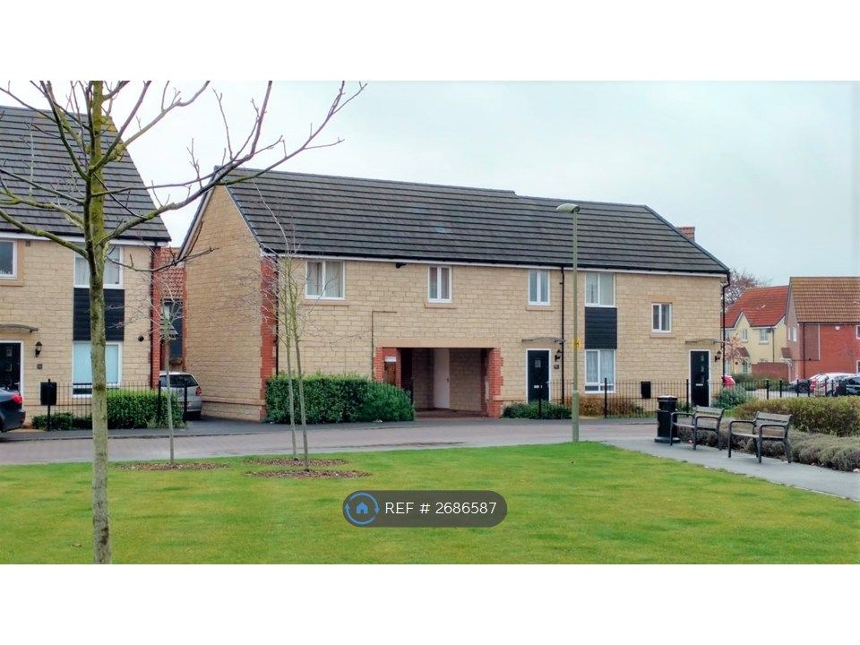 Property photo 1 of 10 Front Of House With Green Space In Front