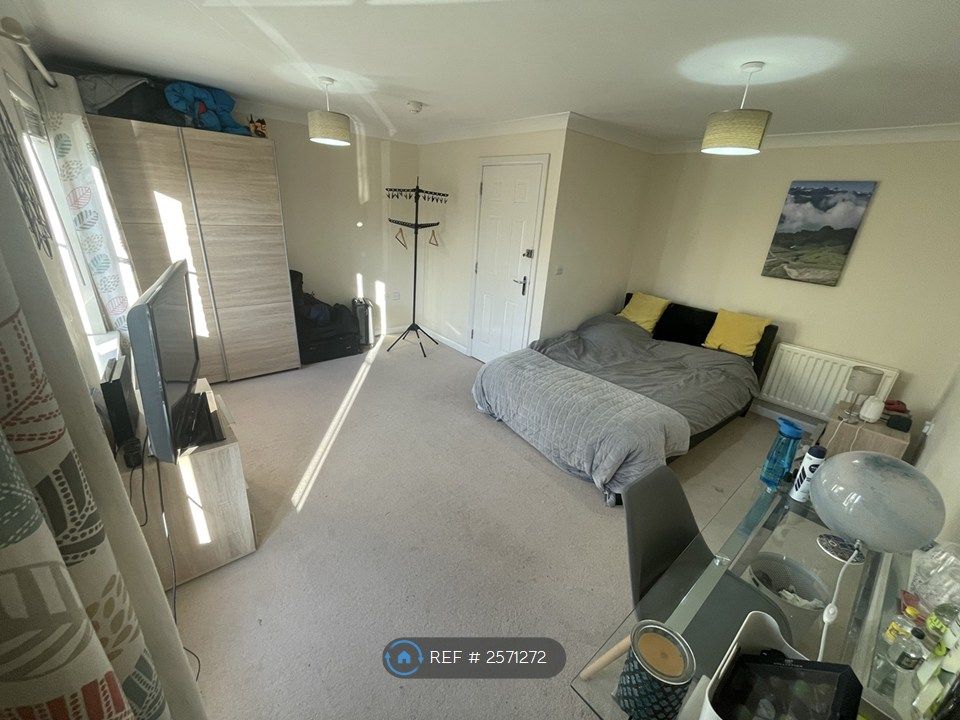 Property photo 1 of 9 Your Room