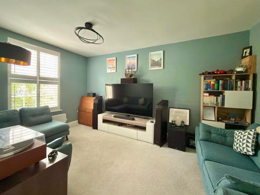 Property photo 2 of 18 d3B54175-61cd-474F-B1c2-A335Cda69Fbb.Jpeg