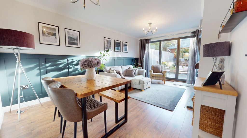 Property photo 3 of 28 4707222