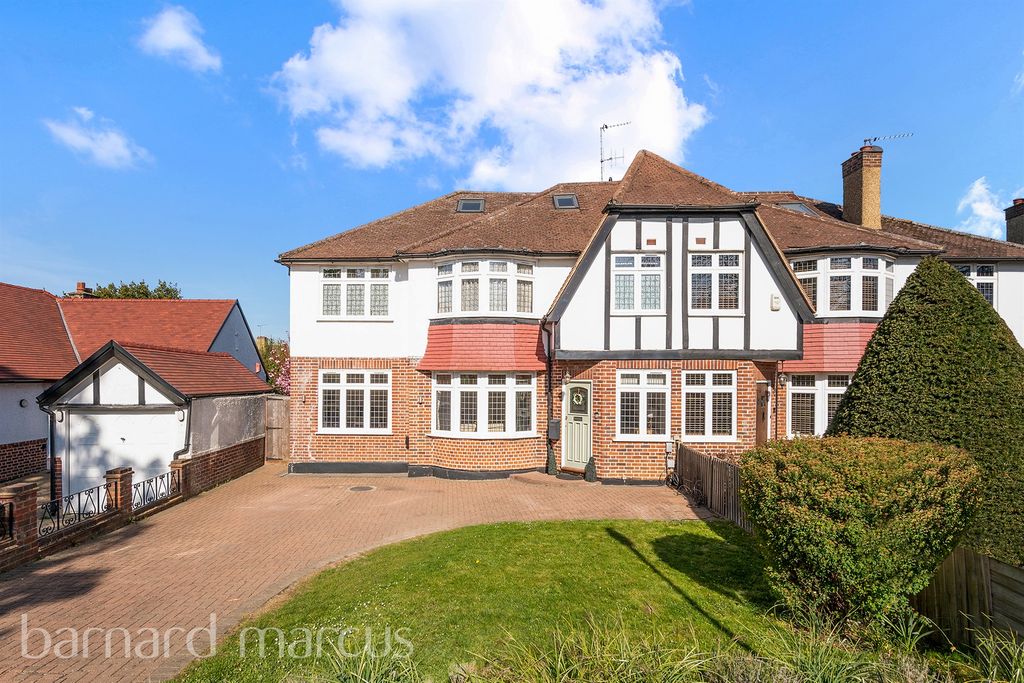 Property photo 1 of 16