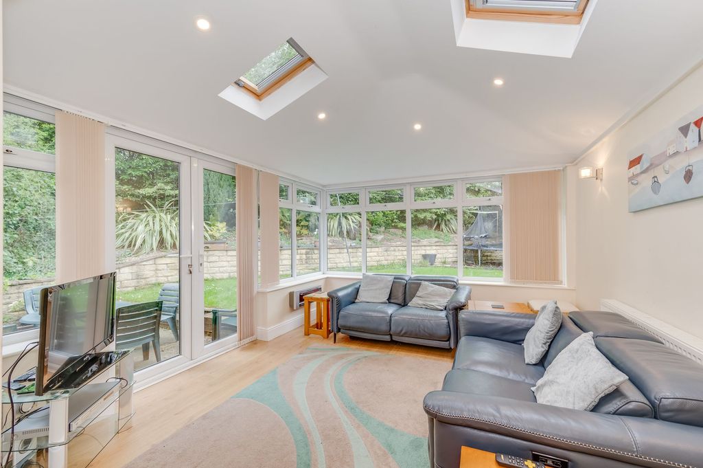 Property photo 2 of 26