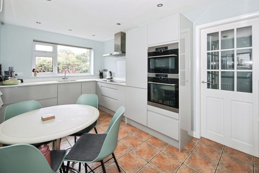 Property photo 3 of 20 Pbox-Img.Jpg