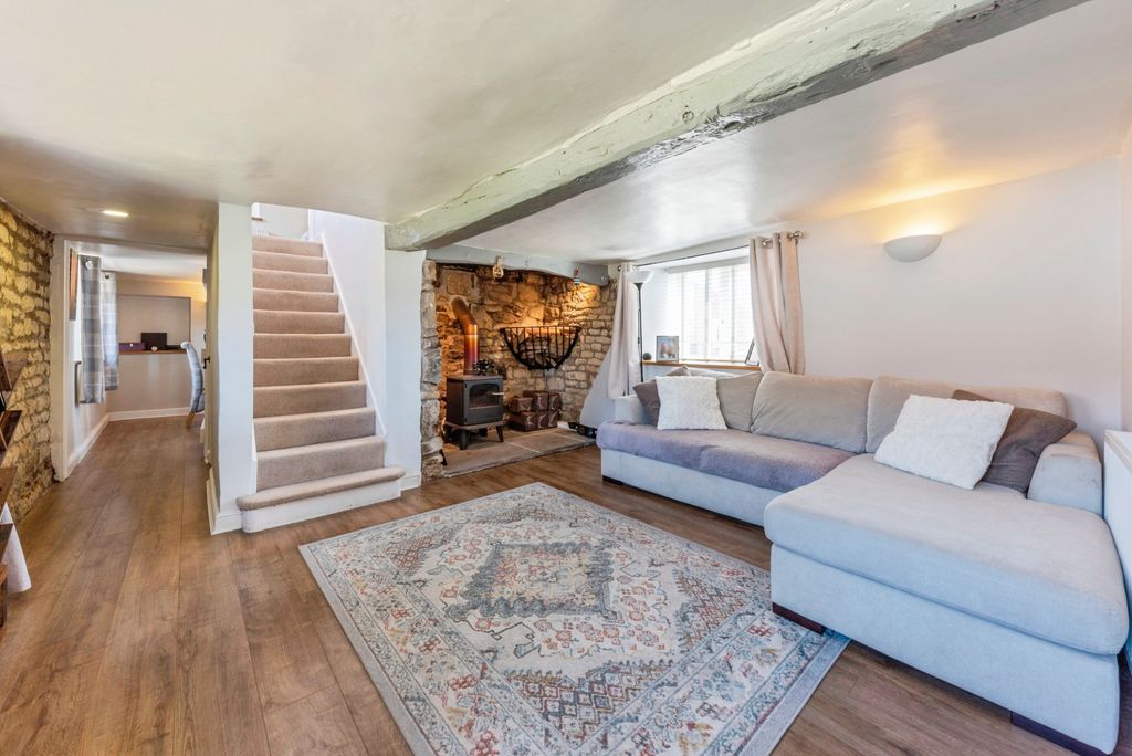 Property photo 2 of 15 256_Harrowby_Lane-22