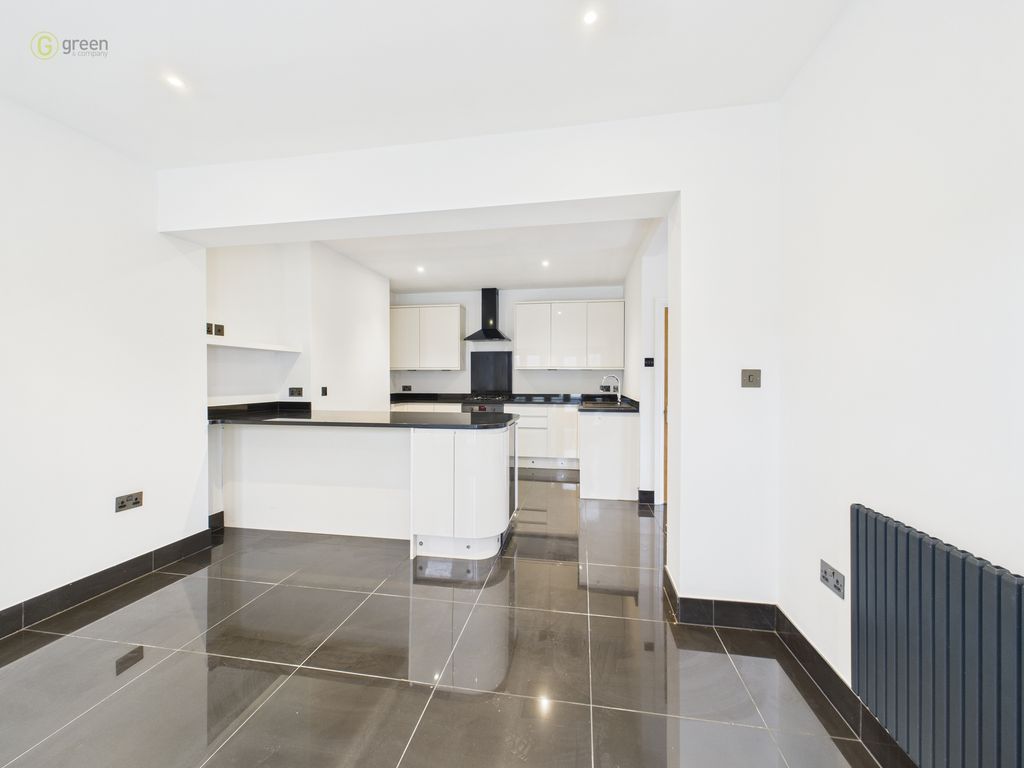 Property photo 2 of 23 Cam01698G0Pr0144Still012