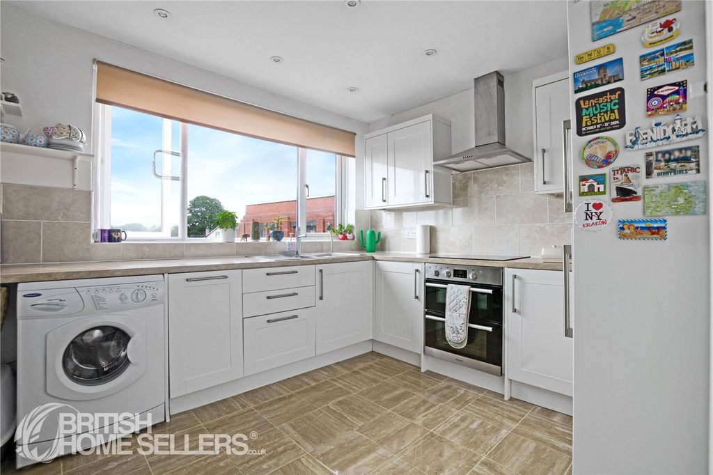 Property photo 2 of 15 Picture No. 08