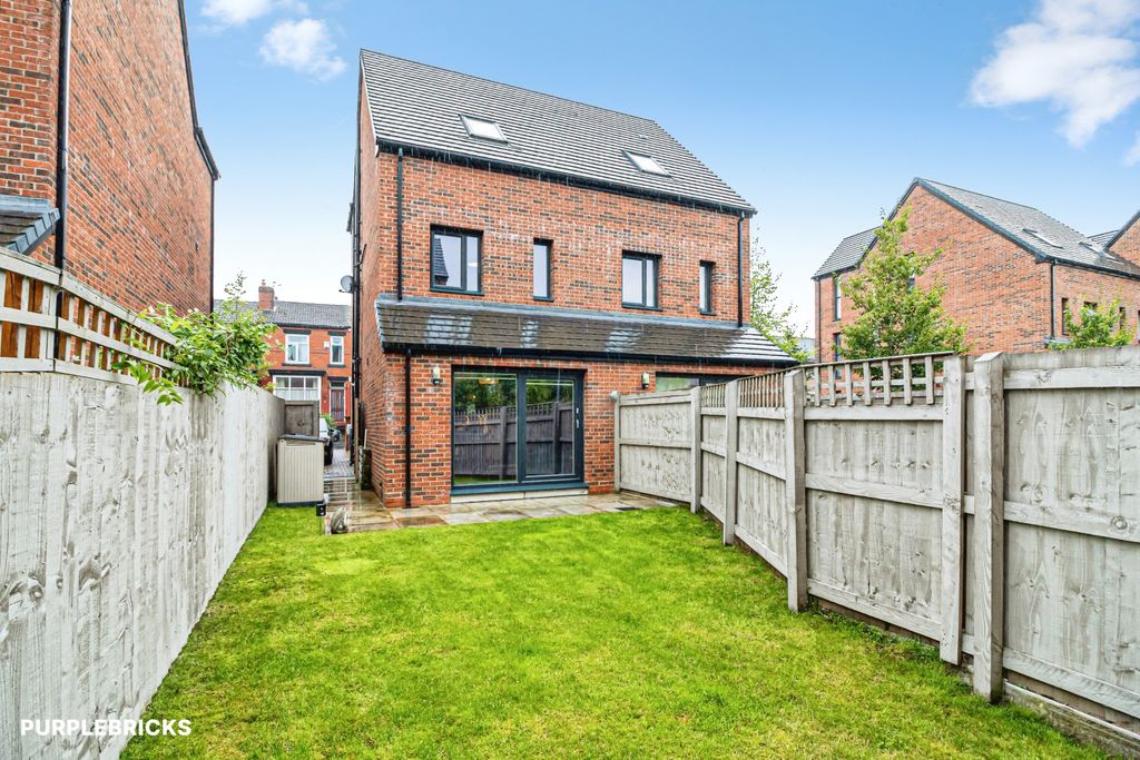 Property photo 3 of 35