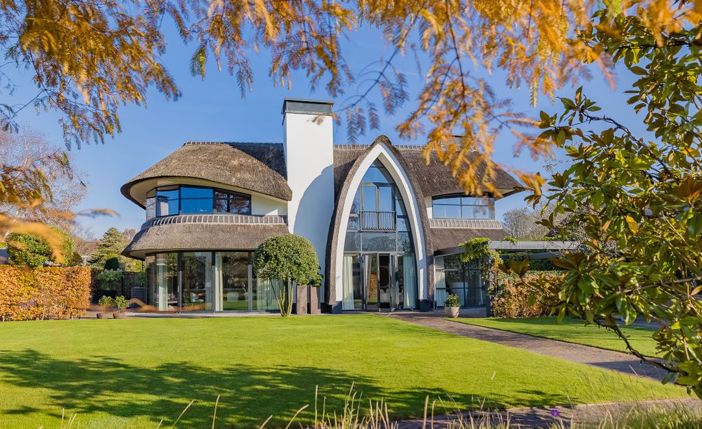 Property photo 2 of 76